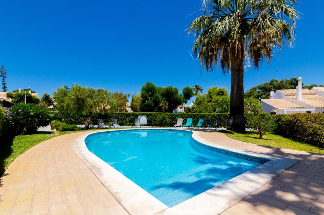 Small Villa 4Pax -Shared Pool @ Homesbyfc アルブフェイラ エクステリア 写真
