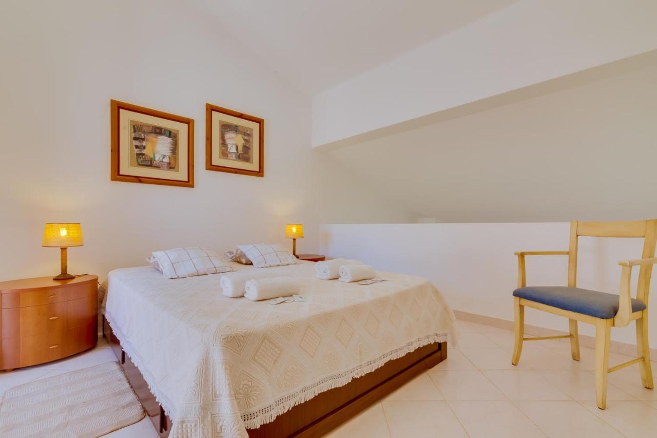 Small Villa 4Pax -Shared Pool @ Homesbyfc アルブフェイラ エクステリア 写真