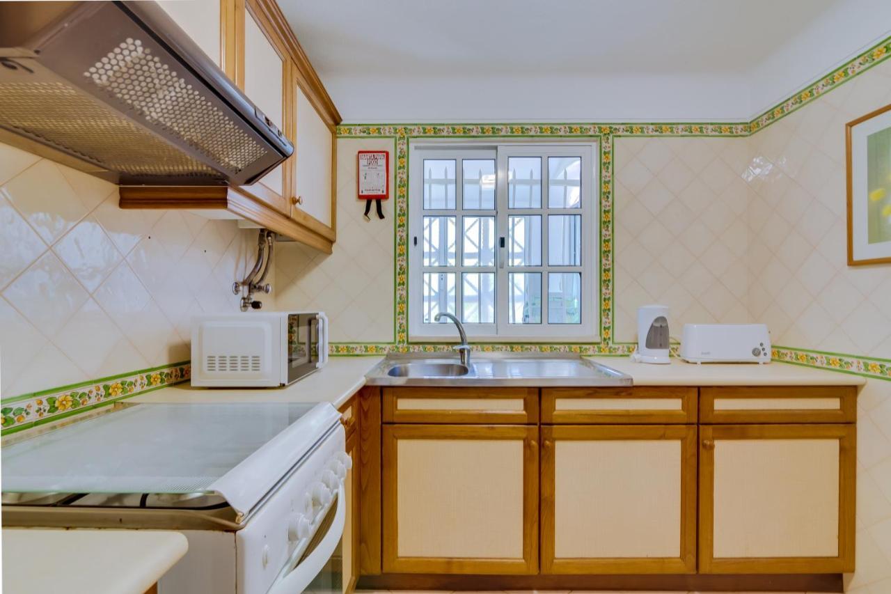 Small Villa 4Pax -Shared Pool @ Homesbyfc アルブフェイラ エクステリア 写真